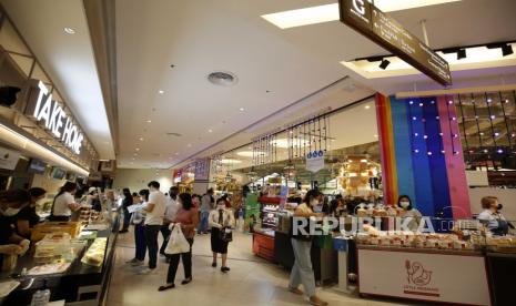 Belanja di supermarket semasa pandemi Covid-19. Peneliti Inggris mengungkapkan kegiatan-lokasi yang paling mungkin membuat orang tertular Covid-19.