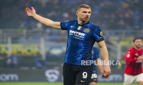 Penyerang Inter Milan Edin Dzeko.