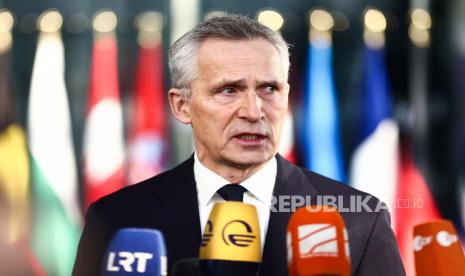 Sekretaris Jenderal Organisasi Pertahanan Atlantik Utara (NATO) Jens Stoltenberg mengatakan, NATO telah sepakat merangkul Ukraina sebagai anggotanya. Namun, dia mengungkapkan, keanggotaan Kiev di organisasi tersebut merupakan perspektif jangka panjang.