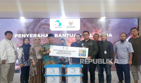 Salah satu perusahaan makanan dan minuman terbesar di dunia, Danone Indonesia menyerahkan Donasi Kemanusiaan sebesar Rp 500 juta untuk Palestina melalui Baznas. Bantuan ini diserahkan secara simbolis di Aula Lantai 5 Kantor BAZNAS RI, Jakarta Timur, Jumat (24/11/2024). 