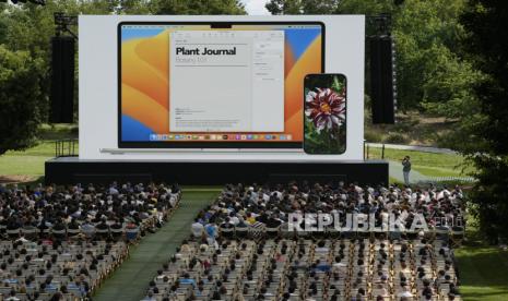 Peserta ajang Apple Worldwide Developers Conference (WWDC) 2023 disuguhi berbagai produk terbaru Apple di antaranya iPadOS 17/ilustrasi.