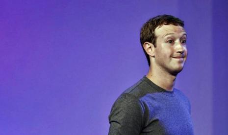 Mark Zuckerberg, founder and CEO of Facebook, reacts during an address to a gathering at the Internet.org Summit in New Delhi October 9, 2014. (Reuters/Adnan Abidi)