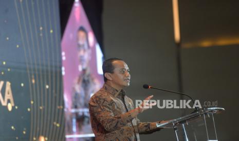 Menteri ESDM Bahlil Lahadalia memberikan sambutan dalam acara Anugerah ESG Republika 2024 di Jakarta, Kamis (19/9/2024). Sebanyak 15 perusahaan dan lembaga meraih penghargaan Anugerah ESG Republika 2024. Penghargaan ini diberikan kepada entitas yang memiliki komitmen kuat dalam menerapkan praktik bisnis berkelanjutan dan bertanggung jawab di Indonesia.