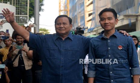 Pasangan Bakal Capres dan Cawapres Prabowo Subianto dan Gibran Rakabuming Raka tiba untuk menjalani pemeriksaan kesehatan di RSPAD Gatot Soebroto, Jakarta, Kamis (26/10/2023). 