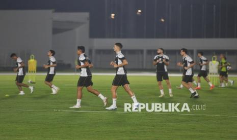 Timnas Indonesia berlatih menjelang pertandingan kontra Jepang.