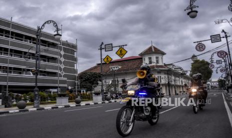 Aktivitas mal, toko modern dan ritel akan dibatasi waktu jam operasional hanya hingga pukul 19.00 WIB saat pemberlakuan Pembatasan Sosial Berskala Besar (PSBB) pada 11 hingga 24 Januari. 