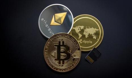 Investasi uang kripto seperti bitcoin dan ethereum menyimpan risiko tinggi.