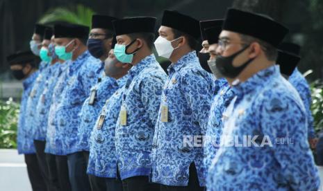 Aparatur sipil negara (ASN) di lingkungan Pemerintah Kota Bandung. 