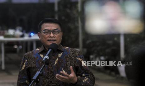 Kepala Kantor Staf Presiden Moeldoko memberikan keterangan pers di kawasan Menteng, Jakarta, Rabu (3/2). Keterangan pers tersebut untuk menanggapi pernyataan Ketua Umum Partai Demokrat Agus Harimurti Yudhoyono terkait tudingan kudeta AHY dari kepemimpinan Ketua Umum Partai Demokrat demi kepentingan Pilpres 2024. Republika/Putra M. Akbar