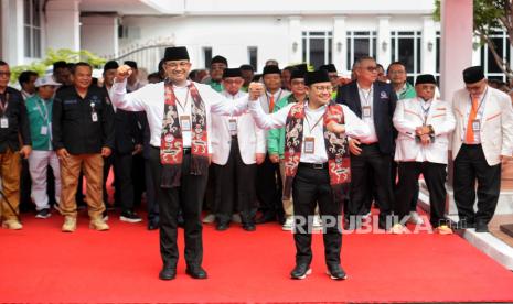 Capres Koalisi Perubahan Anies Rasyid Baswedan bersama capres Abdul Muhaimin Iskandar tiba di gedung KPU, Kamis (19/10/2023).