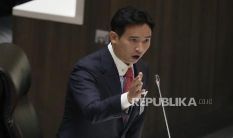 Pita Limjaroenrat, ketua Partai Move Forward 