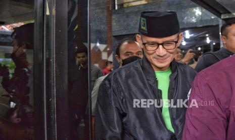 Ketua Bappilu PPP Sandiaga Uno usai melakukan pertemuan di Gedung High End, Jakarta, Kamis (15/2/2024). Peretmuan bersama dengan  Ketua Umum Partai pengusung dan jajaran petinggi TPN Ganjar-Mahfud tersebut membahas evaluasi dan laporan temuan dugaan kecurangan pemilu dari nerbagai daerah.