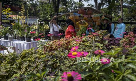 Ekonom memproyeksikan tingkat inflasi Indonesia secara keseluruhan sepanjang 2023 tidak akan jauh dari level 4 persen. 