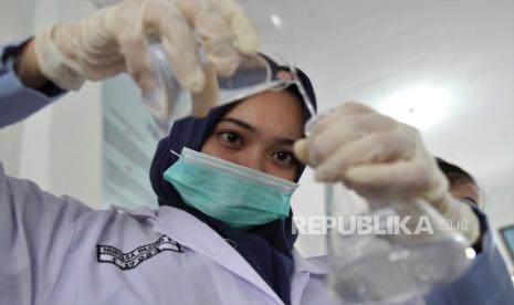 PT Kimia Farma (Persero) Tbk mengalami penurunan laba bersih pada periode Januari hingga September 2020. 