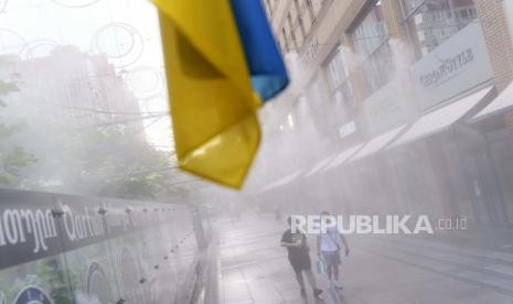 Bendera Ukraina. Pemerintah Kota Kiev melarang perayaan publik untuk memperingati kemerdekaan Ukraina dari kekuasaan Soviet. 