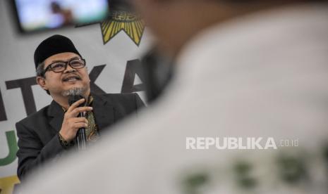 Ketua Umum PP Persis KH Jeje Zaenudin, memberikan enam usulan sikapi rencana kenaikan biaya perjalanan ibadah haji.  