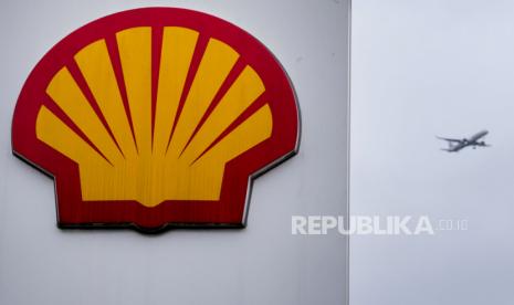 Aktivis iklim menggugat Shell ke Mahkamah Agung Belanda.