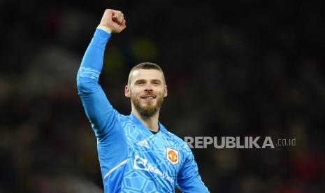  Kiper Manchester United David de Gea melakukan selebrasi usai pertandingan sepak bola leg kedua playoff Liga Europa antara Manchester United dan Barcelona di stadion Old Trafford di Manchester, Inggris,  Jumat (24/2/2023) dini hari WIB 