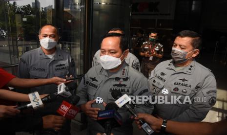 Kepala Badan Keamanan Laut (Bakamla) Laksdya TNI Aan Kurnia (tengah).