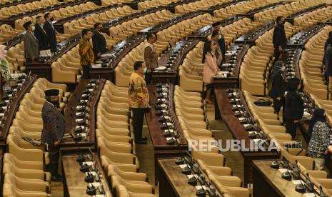 Sejumlah anggota DPR menghadiri Rapat RAPBN di Komplek Parlemen Senayan.