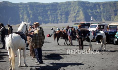 Kawasan Gunung Bromo, Probolinggo, Jawa Timur, Rabu (17/8/2022). Awan panas guguran Gunung Semeru tidak memengaruhi kawasan pariwisata Gunung Bromo, Jawa Timur.