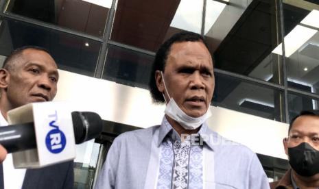 Tenaga ahli Perumda Pasar Jaya, Rosario de Marshall alias Hercules usai menjalani pemeriksaam sebagai saksi di Gedung Merah Putih KPK, Jakarta Selatan, Kamis (19/1/2023) terkait kasus dugaan suap penanganan perkara di Mahkamah Agung (MA).  Hercules dijadwalkan diperiksa kembali pada Rabu (8/3/2023). (ilustrasi)