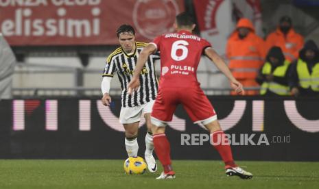 Juventus Federico Chiesa takes on Monza