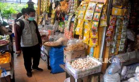 Penjual kebutuhan pokok, ilustrasi. Pemprov DKI mengupayakan pengendalian harga pangan menjelang Natal dan Tahun Baru (Nataru).