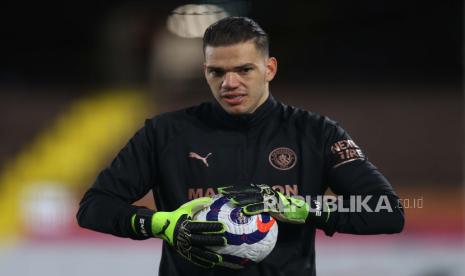  Penjaga gawang Manchester City Ederson dapat membela timnya melawan Leicester City setelah FIFA urung memberikan sanksi kepada klub-klub tak boleh menurunkan pemainnya asal Amerika Selatan yang dipanggil ke tim nasional tapi tidak diizinkan bergabung.