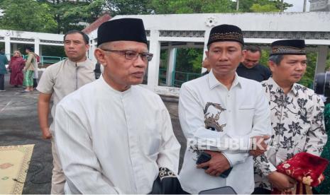 Ketua Umum PP Muhammadiyah Haedar Nashir saat ditemui usai sholat Idul Adha di Masjid KH Ahmad Dahlan Universitas Muhammadiyah Yogyakarta (UMY), Rabu (28/6/2023). 