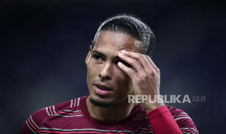 Bek Liverpool Virgil van Dijk.