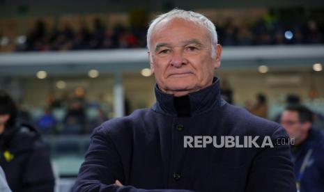 Pelatih Cagliari Claudio Ranieri.