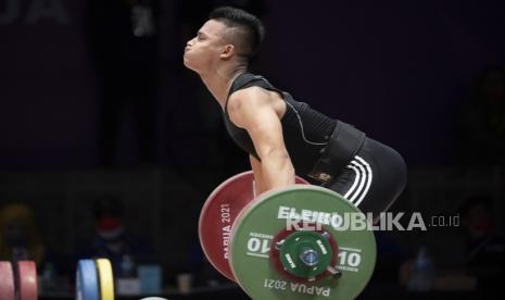 Lifter putra Rizki Juniansyah