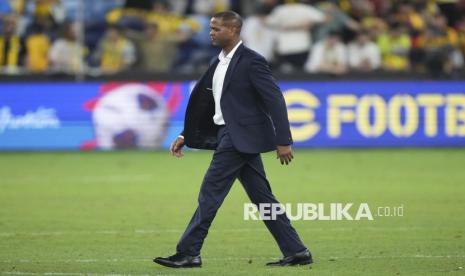 Pelatih timnas Indonesia Patrick Kluivert seusai laga melawan Australia pada pertandingan kualifikasi Piala Dunia di Stadion Sepak Bola Sydney, Australia, Kamis, (20/3/2025). Indonesia takluk dari The Socceroos dengan skor 1-5.