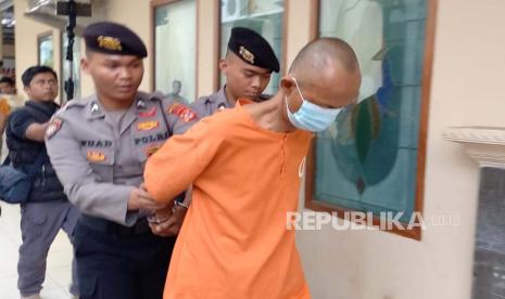 Kasus penganiayaan suami terhadap istri hingga mengakibatkan meninggal.