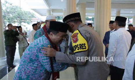 Jamaah haji yang masuk kloter 1 asal Kabupaten Majalengka, mulai masuk ke Asrama Haji Indramayu malam ini, Sabtu (27/5/2023).  