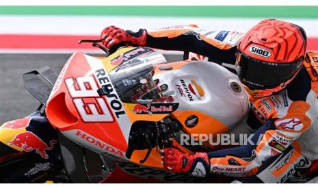 Pembalap MotoGP asal Spanyol, Marc Marquez, dari tim Repsol Honda. Marquez akan tetap membela Honda untuk musim 2024 mendatang.