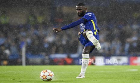 Antonio Rudiger dari Chelsea dianggap sebagai salah satu bek tengah terbaik Liga Primer Inggris tahun 2021.