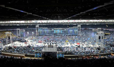 Suasana kawasan Stadion Utama Gelora Bung Karno (SUGBK) saat gelaran kampanye akbar pasangan calon presiden dan calon wakil presiden nomor urut 2 Prabowo Subianto dan Gibran Rakabuming Raka bertajuk Pesta untuk Indonesia Maju di Jakarta, Sabtu (10/2/2024). 