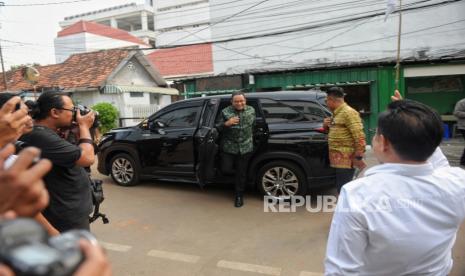 Ketua Umum Partai Kebangkitan Bangsa (PKB) Muhaimin Iskandar (kanan) menyambut kedatangan bakal Calon Presiden dari koalisi Perubahan untuk Persatuan (KPP) Anies Baswedan saat berkunjung ke DPP PKB, Jakarta, Senin (11/9/2023). Kunjungan ini merupakan kunjungan pertama Anies Baswedan ke kantor DPP PKB usai dideklarasikan berpasangan dengan Muhaimin iskandar dalam menghadapi Pilpres 2024. Menurut Sekjen PKB Jazilul Fawaid, agenda pertemuan tersebut dalam rangka membahas agenda prioritas untuk pemenangan Pilpres 2024.