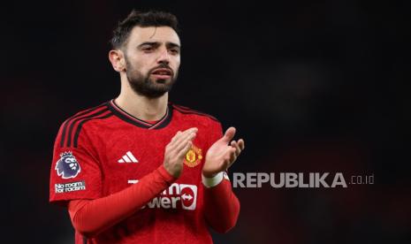 Kapten Manchester United Bruno Fernandes. Fernandes tidak setuju dengan beberapa keputusan Oliver dalam pertandingan MU melawan Fulham