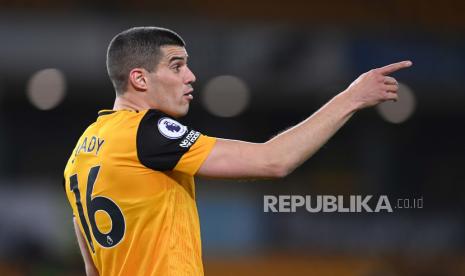  Pemain Wolverhampton Wanderers Conor Coady mencetak gol tunggal ke gawang Everton dalam laga lanjutan Liga Primer Inggris, Ahad (13/2/2022). 