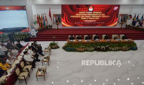 Rapat pleno penetapan pasangan calon presiden dan wakil presiden terpilih pemilihan umum 2024 di Gedung KPU. Mikrofon Ketua KPU sempat mati saat memulai pleno penetapan Presiden-Wapres terpilih.