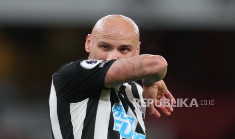 Jonjo Shelvey dari Newcastle United. Shelvey menjadi pahlawan kemenangan Newcastle berkat gol tunggalnya ke gawang Leeds United dalam laga lanjutan Liga Primer Inggris, Sabtu (22/1/2022) malam WIB..