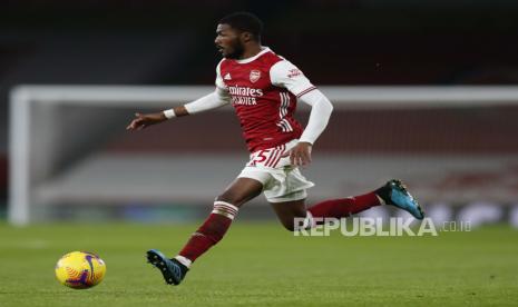  Ainsley Maitland-Niles dari Arsenal akan merapat ke AS Roma dengan status pinjaman.