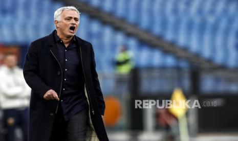 Pelatih AS Roma, Jose Mourinho.