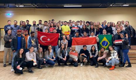 Ajang Pertukaran Budaya dalam International Dinner University of Miskolc