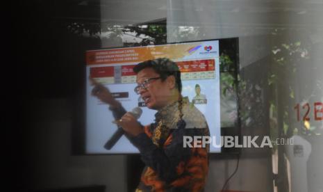 Direktur Eksekutif Skala Survei Indonesia (SSI)  Abdul Hakim berbicara saat paparan hasil survey nasional bertajuk “Melihat Peta Politik Jelang 12 Bulan Pendaftaran Capres/Cawapres” di Jakarta, Senin (3/9/2022). SSI mencatat tiga nama tertinggi dari 24 nama Capres yaitu Prabowo Subianto 20,4%, Ganjar Pranowo 13,5 % dan Anies Baswedan 11,8%. Foto: Tahta Aidilla/Republika