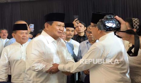 Capres pemenang Pilpres 2024, Prabowo Subianto saat menghadiri acara silaturahmi dan buka puasa bersama TKN Prabowo-Gibran di The Ritz Carlton, Jakarta, Senin (25/3/2024) petang.  