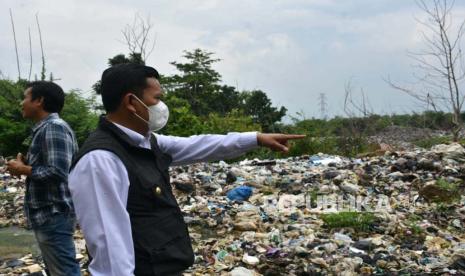 Pj Bupati Majalengka, Dedi Supandi, saat meninjau TPA Heuleut, Kabupaten Majalengka